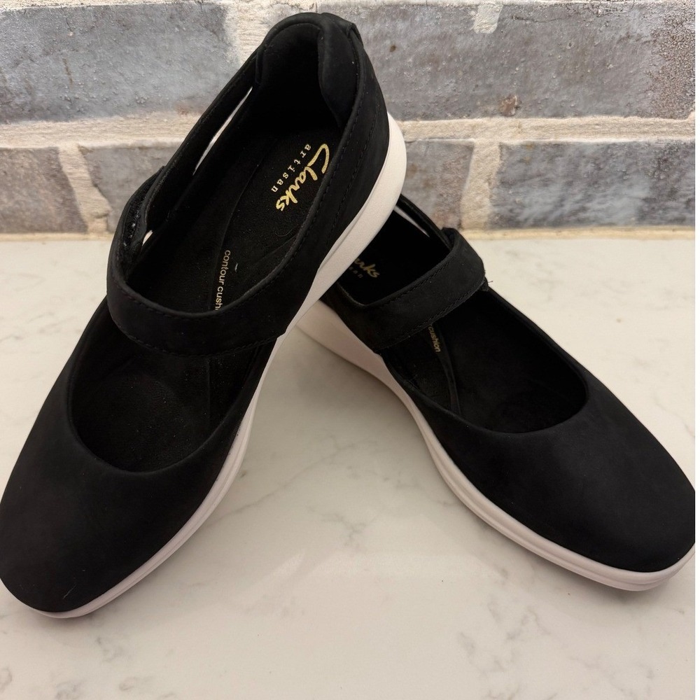 Clarks Artisan Lydell Size 7 Black Suede Nubuck Mary Jane Flats Contour Cushion